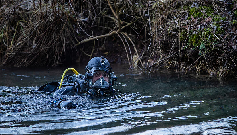 Taucher waren am Dienstag an der Suche beteiligt. Taucher waren am Dienstag an der Suche beteiligt.