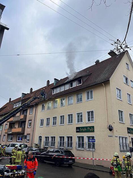 In der Heilbronner Lammgasse ist am Freitagvormittag ein Feuer ausgebrochen, betroffen ist das Geb&auml;ude mit dem Irish Pub.