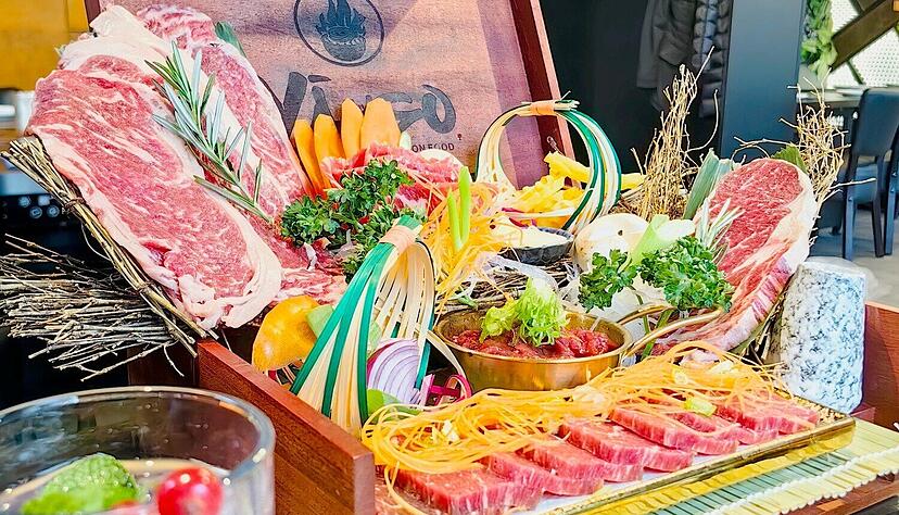 Taste of Yanso: Die Men&uuml;s werden im Barbeque-Restaurant am Tischgrill zubereitet.