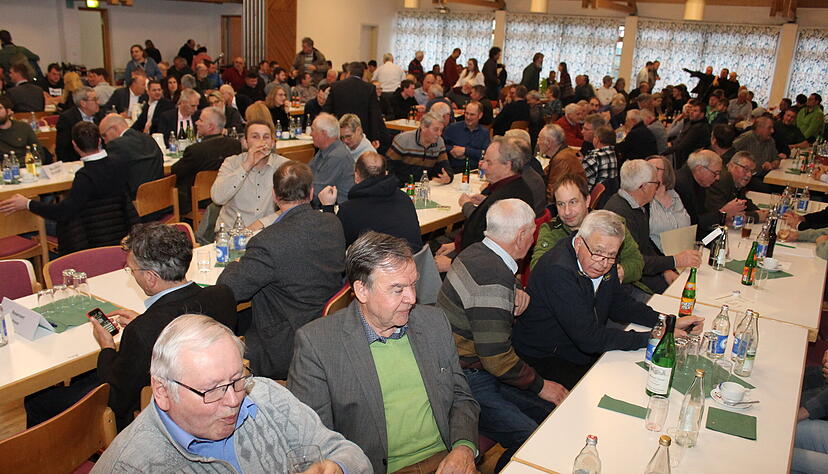 Großes Interesse: Zum Bauerntag des KBV Heilbronn-Ludwigsburg am 6. Februar in Möglingen sind viele Landwirte aus der Region angereist. Großes Interesse: Zum Bauerntag des KBV Heilbronn-Ludwigsburg am 6. Februar in Möglingen sind viele Landwirte aus der Region angereist.