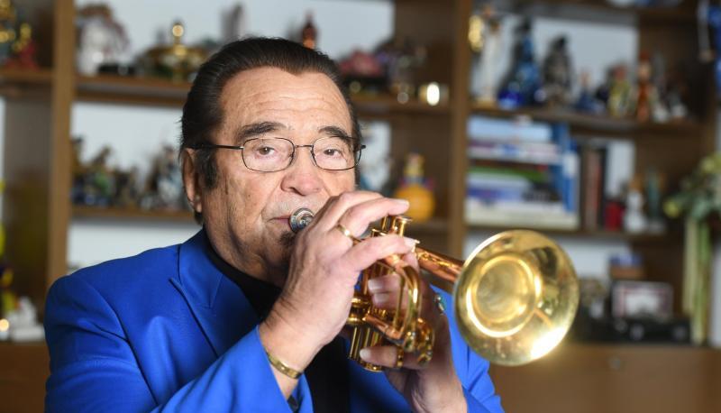Walter Scholz spielt Trompete. Foto: Patrick Seeger