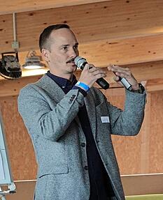 Trendforscher Marcel Aberle spricht über die derzeitigen Stapelkrisen. Trendforscher Marcel Aberle spricht über die derzeitigen Stapelkrisen.