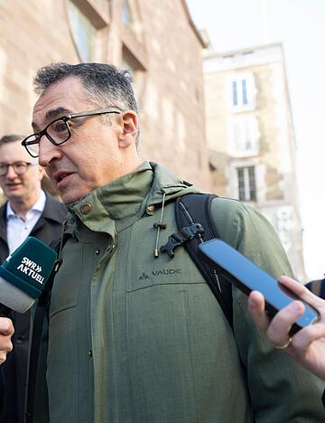 Cem &Ouml;zdemir (Gr&uuml;ne) hat sich zum Ziel gesetzt, weiter voranzukommen.