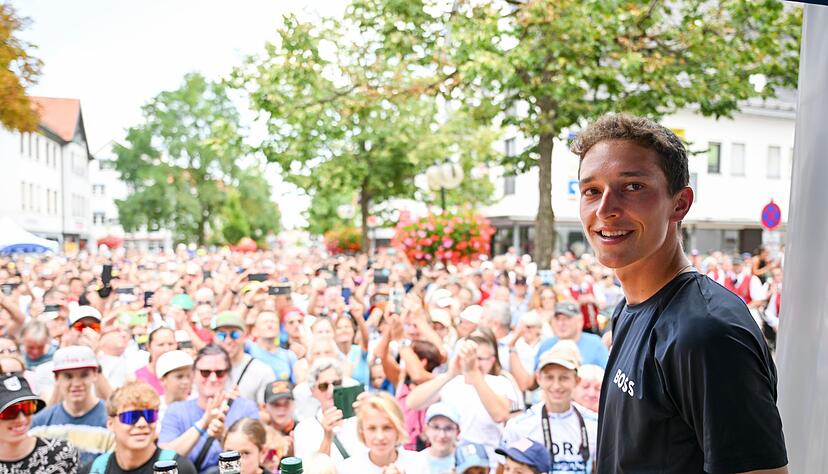 Florian Lipowitz wird in seiner Heimat begeistert empfangen.