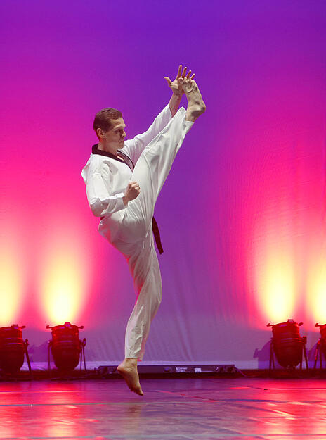 Beim Hohenloher Sport Award hat der Sportkreis Hohenlohe am Samstagabend in der Öhringer Kultura seine erfolgreichsten Athletinnen, Athleten und Mannschaften ausgezeichnet. Beim Hohenloher Sport Award hat der Sportkreis Hohenlohe am Samstagabend in der Öhringer Kultura seine erfolgreichsten Athletinnen, Athleten und Mannschaften ausgezeichnet.