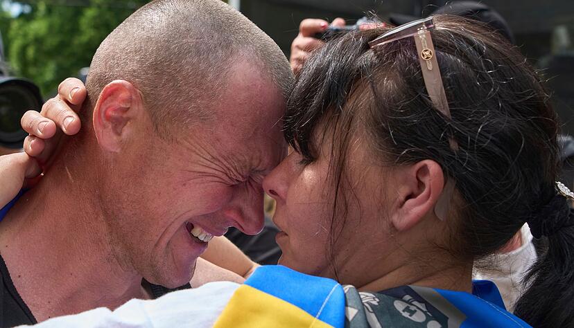 So gro&szlig; die Freude &uuml;ber den Gefangenenaustausch ist, gibt es in der Ukraine auch Kritik