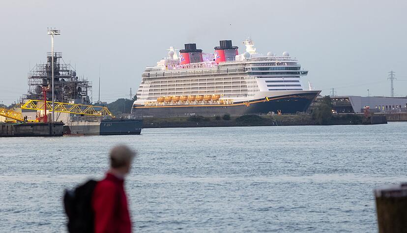Die «Disney Dream» läuft den Hamburger Hafen erstmals anlässlich einer Reise an. Die «Disney Dream» läuft den Hamburger Hafen erstmals anlässlich einer Reise an.
