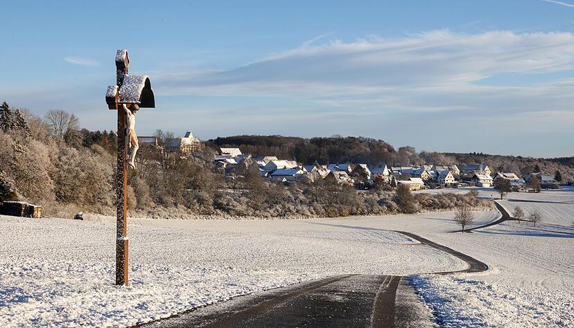 Fast schon ein Winterwunderland? Schnee am Morgen auf der Schwäbischen Alb. Fast schon ein Winterwunderland? Schnee am Morgen auf der Schwäbischen Alb.