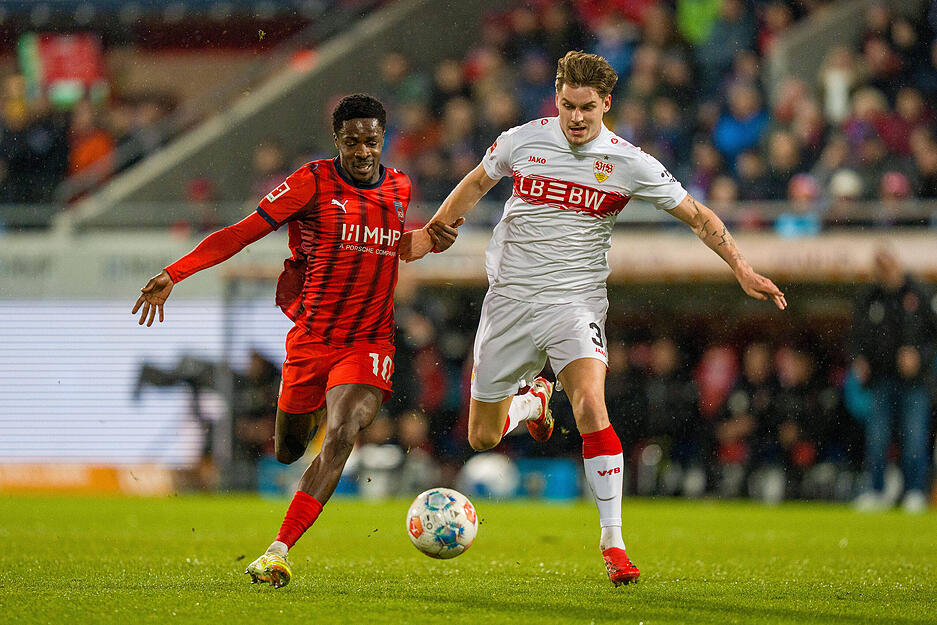 Ramon Hendriks: Beim VfB Stuttgart ist er eigentlich ein Spieler, der liefert. So auch in Heidenheim lange Zeit. Doch dann unterläuft ihm der entscheidende Fehler. Hendriks verliert einen Zweikampf in letzter Linie, der zum 2:3 führt. Note: 5 Ramon Hendriks: Beim VfB Stuttgart ist er eigentlich ein Spieler, der liefert. So auch in Heidenheim lange Zeit. Doch dann unterläuft ihm der entscheidende Fehler. Hendriks verliert einen Zweikampf in letzter Linie, der zum 2:3 führt. Note: 5