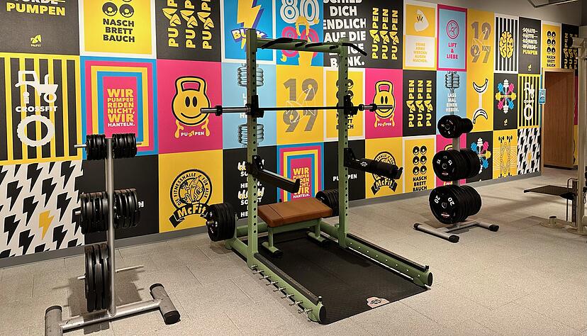 Das Fitnessstudio besticht mit einem Retro-Stil. Das Fitnessstudio besticht mit einem Retro-Stil.