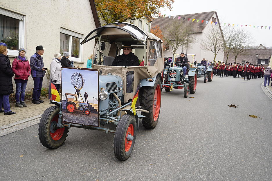 Umzug beim Herbstpferdemarkt in Dörzbach. Umzug beim Herbstpferdemarkt in Dörzbach.