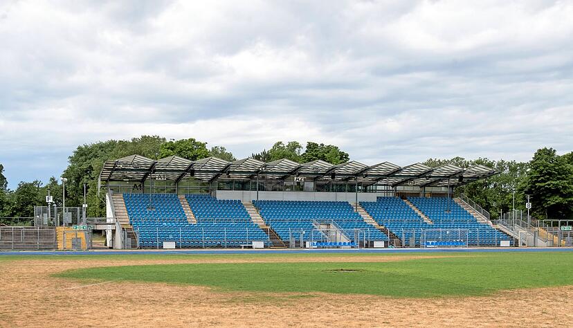 Das Frankenstadion ist derzeit noch in in einem schlechten Zustand. In den nächsten Tagen beginnen die umfangreichen Sanierungsmaßnahmen.