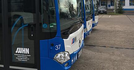 65 Busse sind für die Stadtwerke unterwegs, darunter ein E-Bus und drei Hybridbusse. Foto: Christoph Donauer