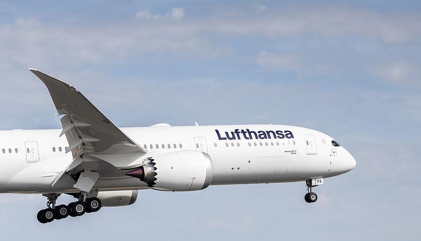 Die Maschine wurde nach Boston umgeleitet, wo der Verd&auml;chtige festgenommen wurde. (Symbolbild)