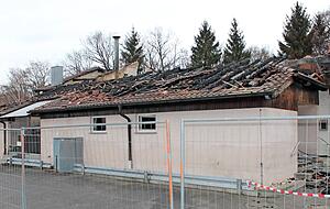 Ende November vergangenen Jahres ist im Stadtteil Tiefenbach das Sportheim mit der angebauten Halle abgebrannt. Umliegende Vereine unterst&uuml;tzten die Tiefenbacher danach mit Spenden. Foto: Michael Schwarz
