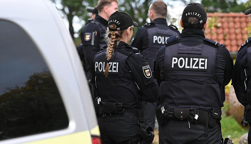 Der Junge hatte nach Polizeiangaben am Freitag mit Erlaubnis das Haus verlassen.