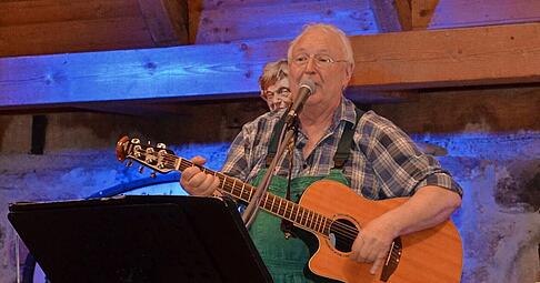 Frank "Molle" Winkler brachte es zu Kult-Status: als Frontmann der Hohenloher Mundart-Band Ann&acirc;weech und als Wirt von Winklers Weinstube.