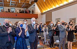 Der Amtseinsetzung im Ratssaal des Heilbronner Rathauses wohnten zahlreiche Ehreng&auml;ste bei. Von rechts Susanne Bay, Thomas Strobl, dahinter Ehrenb&uuml;rger Helmut Himmelsbach, Martin Diepgen, Agnes Christner und Wilfried Hajek.