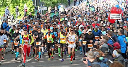 Gänsehautstimmung beim Start des Trollinger-Marathons: Wegen der Pandemie fällt der 20. Jubiläums-Trolli am 17. Mai aus. Doch es gibt ein Trostpflaster.
Foto: Archiv/Veigel