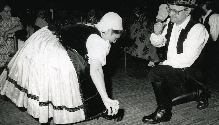 Die donauschwäbische Tanzgruppe Schwaigern sorgt für eine volkstümliche Einlage beim Etyeker Kirchweihfest in Lauffen im Jahr 1992. Die donauschwäbische Tanzgruppe Schwaigern sorgt für eine volkstümliche Einlage beim Etyeker Kirchweihfest in Lauffen im Jahr 1992.