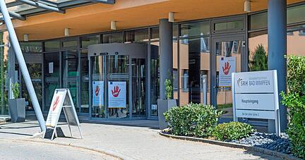 Seit Freitagabend steht das SRH Gesundheitszentrum in Bad Wimpfen unter Quarantäne.
Foto: Mario Berger