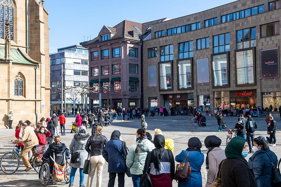 Erste Geschäfte öffnen nach dem harten Lockdown