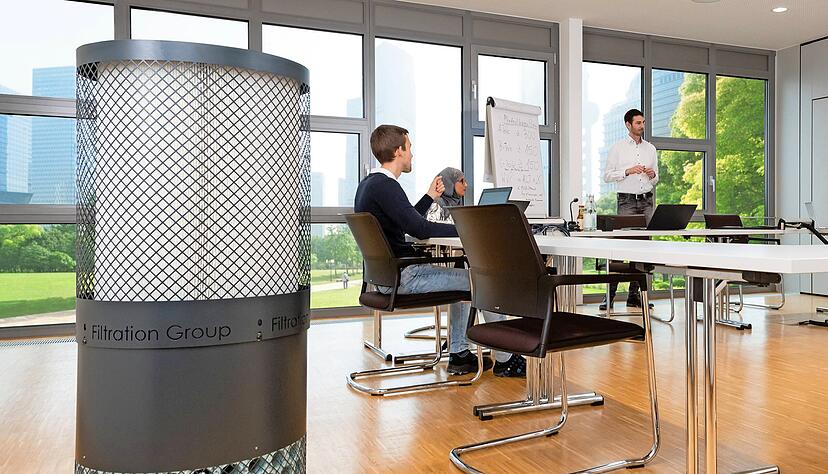 Die &Ouml;hringer Filtration Group hat in der Corona-Krise den Raumluftfilter Silent Care auf den Markt gebracht. Er wurde in &Ouml;hringen entwickelt und produziert.
Filtration Group