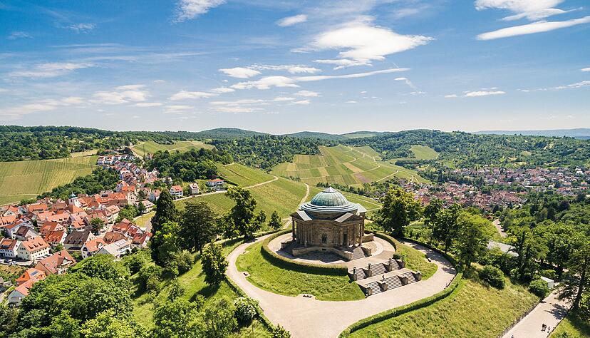 Die Grabkapelle auf dem Württemberg ist ein Highlight des Weinwanderweges.
Fotos: Geiselhart; Stuttgart-Marketing GmbH/Jürgen Pollak/dpa-tmn