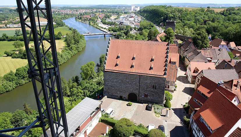 Nachdem zahlreiche Risse im Mauerwerk entdeckt wurden, musste gehandelt werden, um das 800 Jahre alte Wahrzeichen zu erhalten.