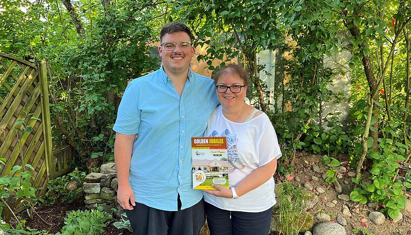 Florian Kistler und seine Mutter, Kerstin Weber-Kistler, sind der Motor hinter dem Gemminger Hilfsverein Tusiima Nawanyago. Ohne ihr Engagement wäre dort in Uganda kein neues Krankenhaus gebaut worden.