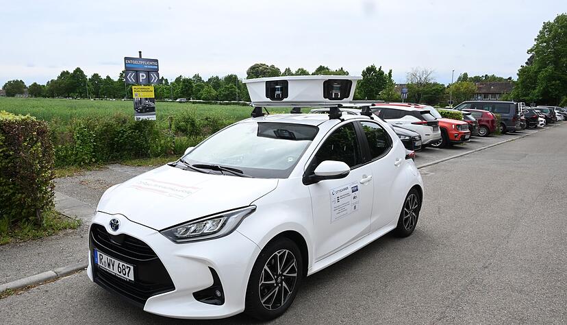 Heidelberg setzt als eine der ersten Kommune bundesweit auf ein Scan-Auto im Kampf gegen Parks&uuml;nder - hier ein Scan-Fahrzeug bei einem Modellversuch auf dem Parkplatz der Universit&auml;t Hohenheim bei Stuttgart. (Archivbild)