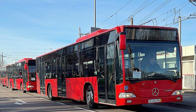 Die Busse sollen in Kiew zum Einsatz kommen. Die Busse sollen in Kiew zum Einsatz kommen.