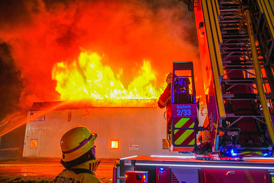 Auch Feuerwehren aus anderen Gemeinden wurden hinzugezogen.