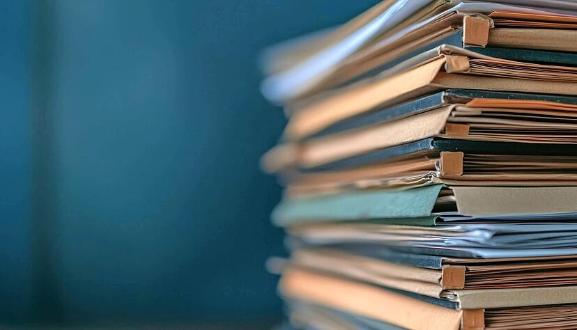 Stapeln sich Aktenberger immer h&ouml;her und h&ouml;her, weil immer mehr Personal in den Kommunen fehlt? Der Fachkr&auml;ftemangel und die zu erwartende Rentenwelle sind ein Thema, schwarzmalen wollen St&auml;dte und Gemeinden jedoch nicht.