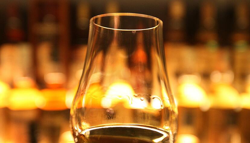Nur, wo auch wirklich Whiskey, Gin oder Rum drin ist, darf auch mit Whiskey, Gin oder Rum geworben werden. (Symbolbild) Nur, wo auch wirklich Whiskey, Gin oder Rum drin ist, darf auch mit Whiskey, Gin oder Rum geworben werden. (Symbolbild)