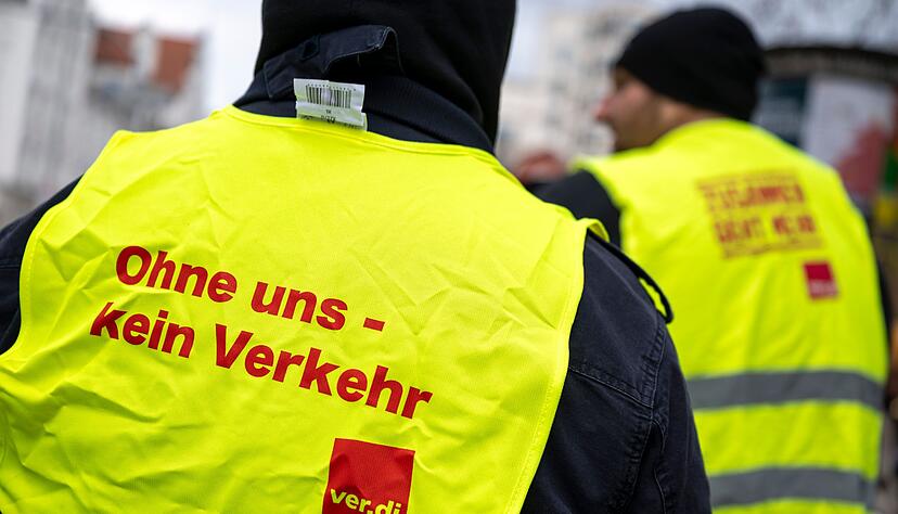 Mit dem Ausstand will die Gewerkschaft im Tarifkonflikt um den kommunalen Nahverkehr den Druck auf die Arbeitgeber erh&ouml;hen. (Archivbild)