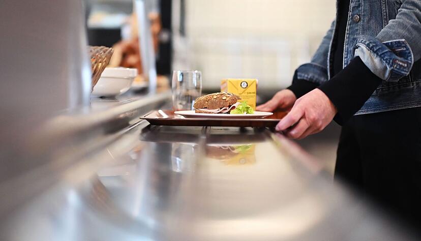 12 Uhr, Zeit f&uuml;r Mittag: Nicht in jedem Unternehmen sind Pausenzeiten streng vorgeschrieben.