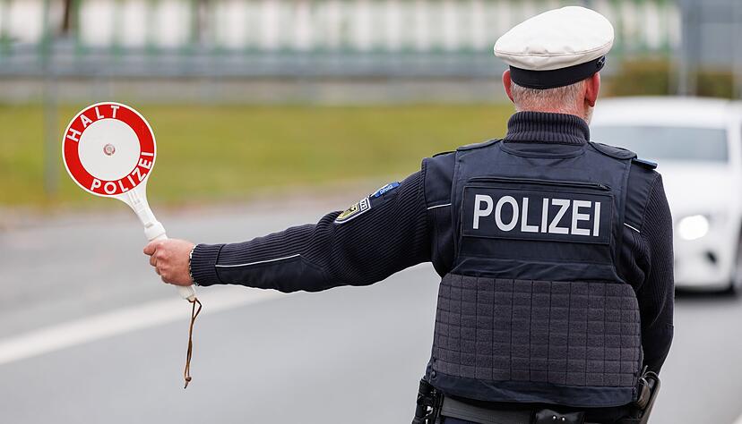 Die Zahl unerlaubter Einreisen nach Bayern ist laut Bundespolizei im Jahr 2024 bislang rückläufig. (Archivbild) Die Zahl unerlaubter Einreisen nach Bayern ist laut Bundespolizei im Jahr 2024 bislang rückläufig. (Archivbild)