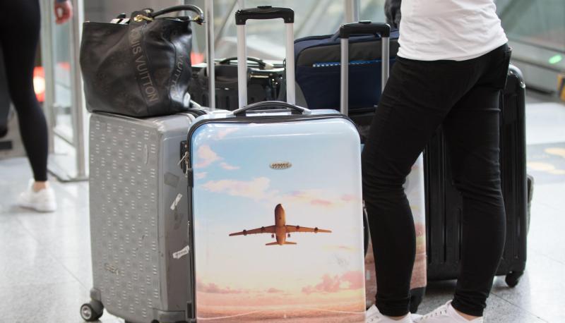 Erste Veranstalter nehmen Urlauber nur noch mit, wenn sie vollst&auml;ndig geimpft oder genesen sind (2G-Regel). (Archivbild).