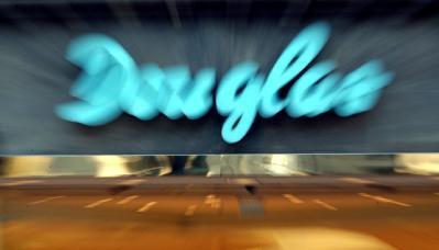Douglas betriebt Parfümerien in 17 Ländern.