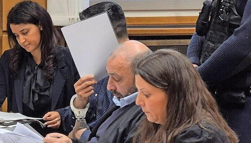 Weil er bei theoretischen F&uuml;hrerscheinpr&uuml;fungen bundesweit betrogen hat, muss ein 29 Jahre alter Mann ins Gef&auml;ngnis.