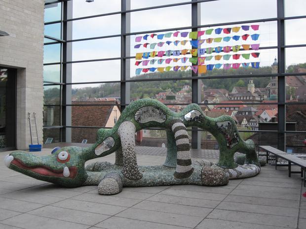 Niki-de-Saint-Phalle-Ausstellung in Hall