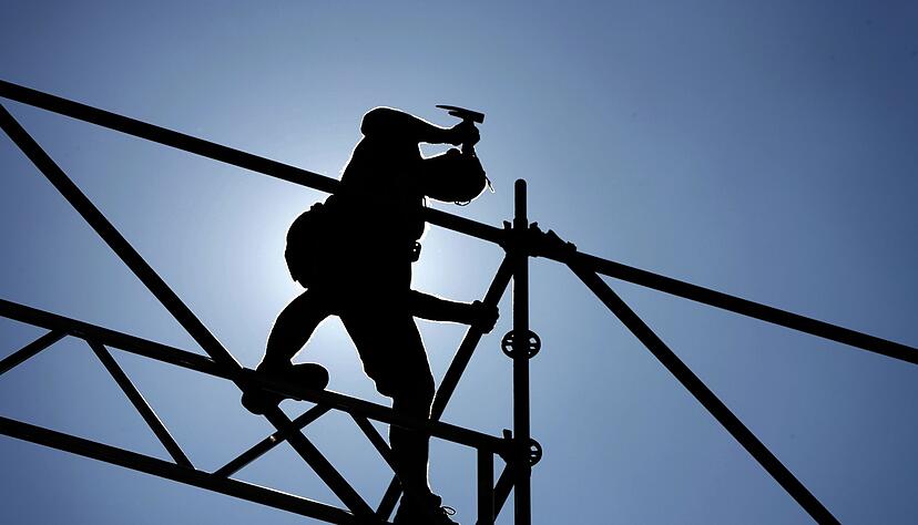 Hohe &Ouml;lpreise mit dem Iran-Krieg schlagen auf den Bau durch (Symbolbild)