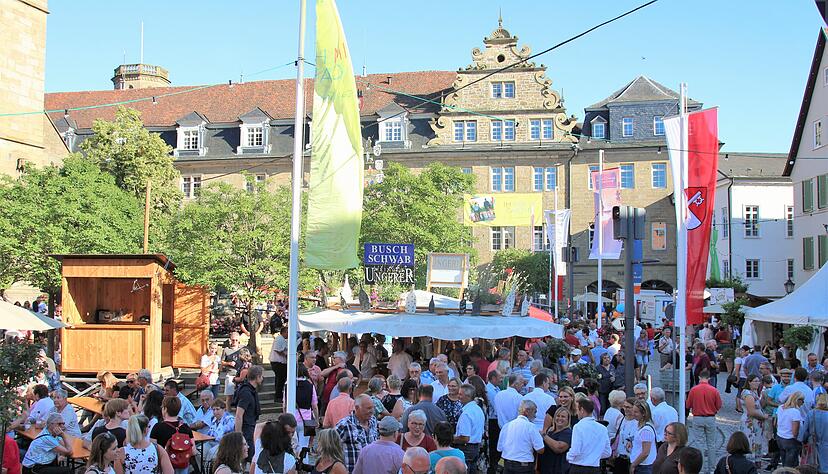 Normalerweise ist ist das Hohenloher Weindorf ein populärer Publikumsmagnet. Wegen der Corona-Pandemie fällt es auch 2021 in der gewohnten Form aus.
Foto: Juergen Koch Normalerweise ist ist das Hohenloher Weindorf ein populärer Publikumsmagnet. Wegen der Corona-Pandemie fällt es auch 2021 in der gewohnten Form aus.
Foto: Juergen Koch