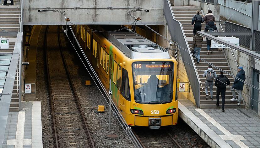 Ein Fahrgast ohne Ticket hat an einer Stuttgarter Stadtbahn-Haltestelle randaliert. (Symbolbild)