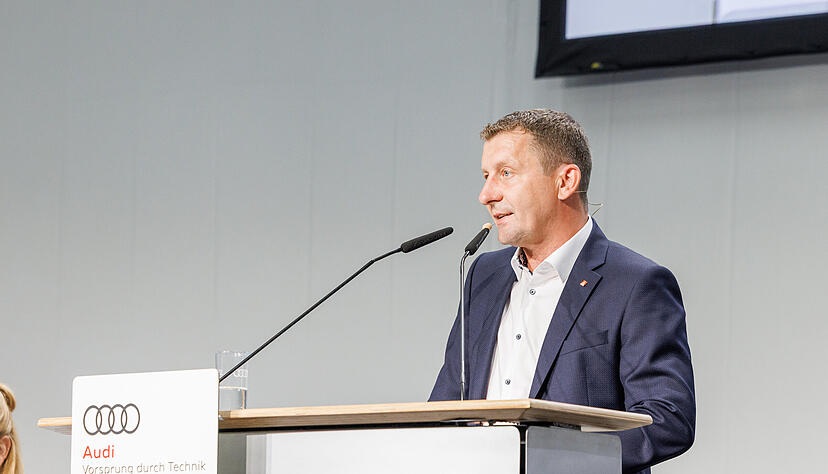 Audi-Gesamtbetriebsrat Rainer Feigenspan forderte bei der Betriebsversammlung in Neckarsulm eine klare Strategie.