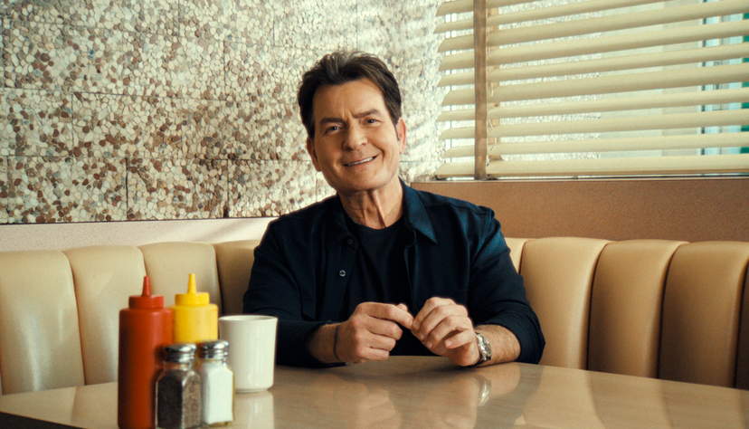 In der neuen Netflix-Dokumentation &bdquo;Aka Charlie Sheen&ldquo; spricht der Schauspieler &uuml;ber H&ouml;hen und Tiefen in seinem Leben.