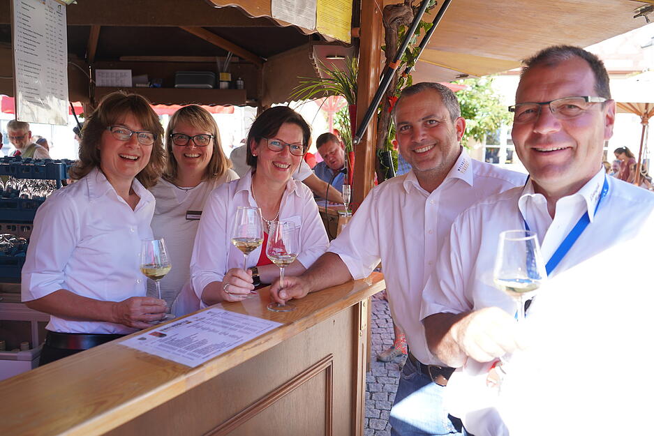 Er&ouml;ffnung Weindorf in &Ouml;hringen