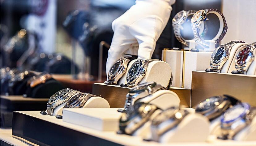 In den Auslagen der Juweliere finden sich auch Luxusuhren. (Archivbild) In den Auslagen der Juweliere finden sich auch Luxusuhren. (Archivbild)