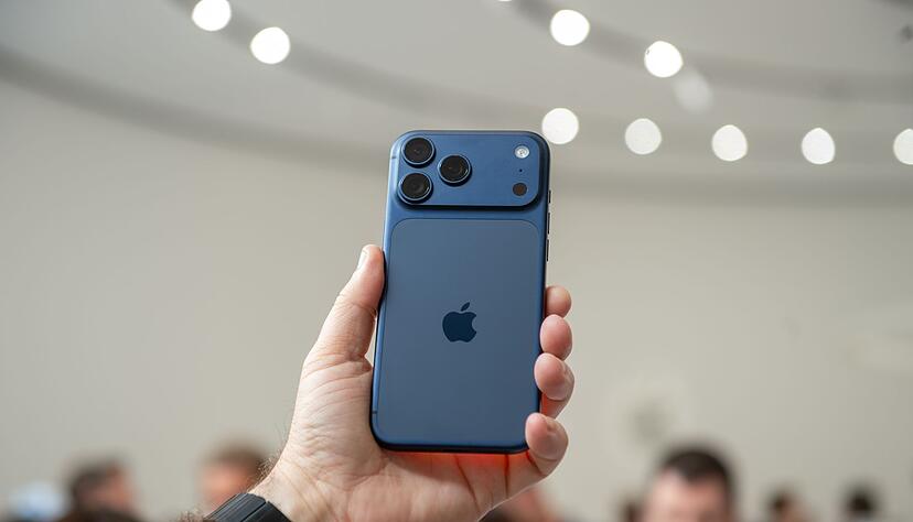 Der Kamerabuckel beim neuen iPhone 17 Pro ist jetzt breiter.